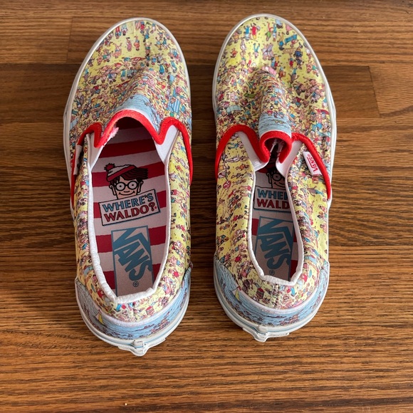 Vans X Where’s Waldo Beach Print Classic Slip On Shoes M 7/W 8.5 Find Steve - Picture 2 of 11